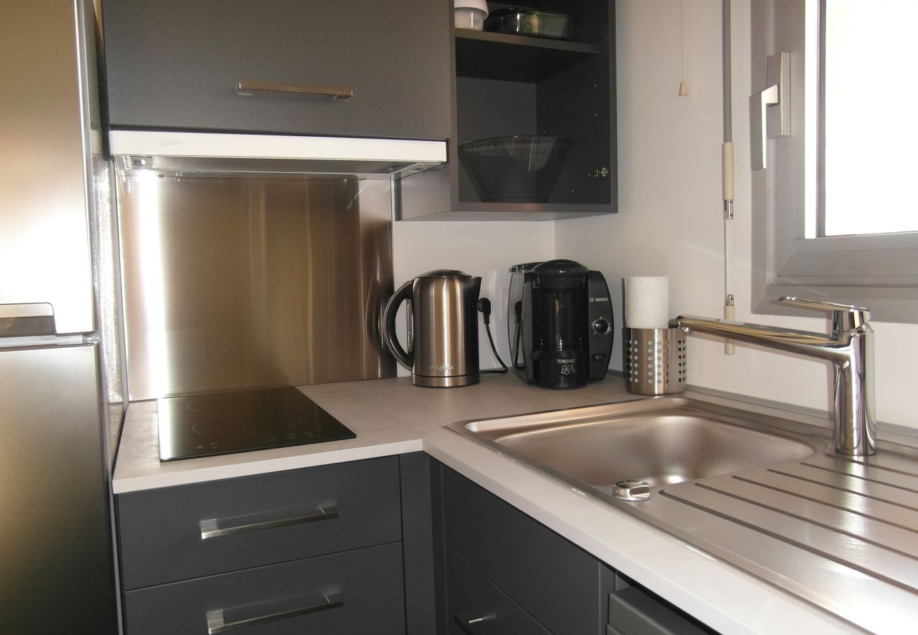Studio in Fréjus - Fréjus Plage Studio Cabin 26 m2 2 Adults 2 Children 20 m from the beach