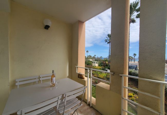 Apartment in Fréjus - Port FREJUS Exceptional 3-room apartment of 64 m2 Balcony sea view, air-conditioned, with swimming pool WIFI 6 People