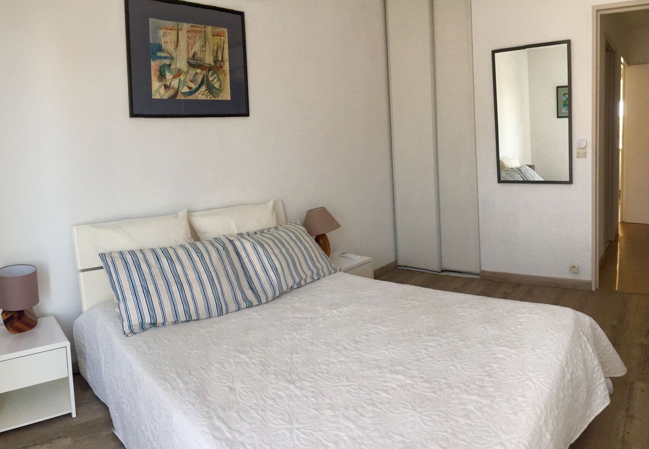Apartment in Fréjus - Port FREJUS Exceptional 3-room apartment of 64 m2 Balcony sea view, air-conditioned, with swimming pool 6 People
