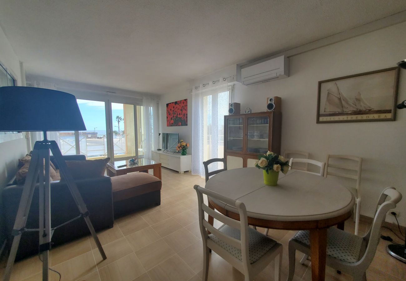 Apartment in Fréjus - Port FREJUS Exceptional 3-room apartment of 64 m2 Balcony sea view, air-conditioned, with swimming pool 6 People
