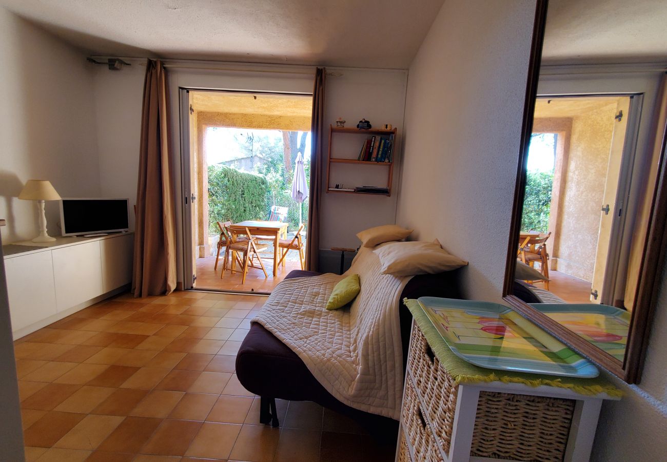 Apartment in Saint Raphael - a Péguière 2 Rooms 27m2 private garden 400m from the beach