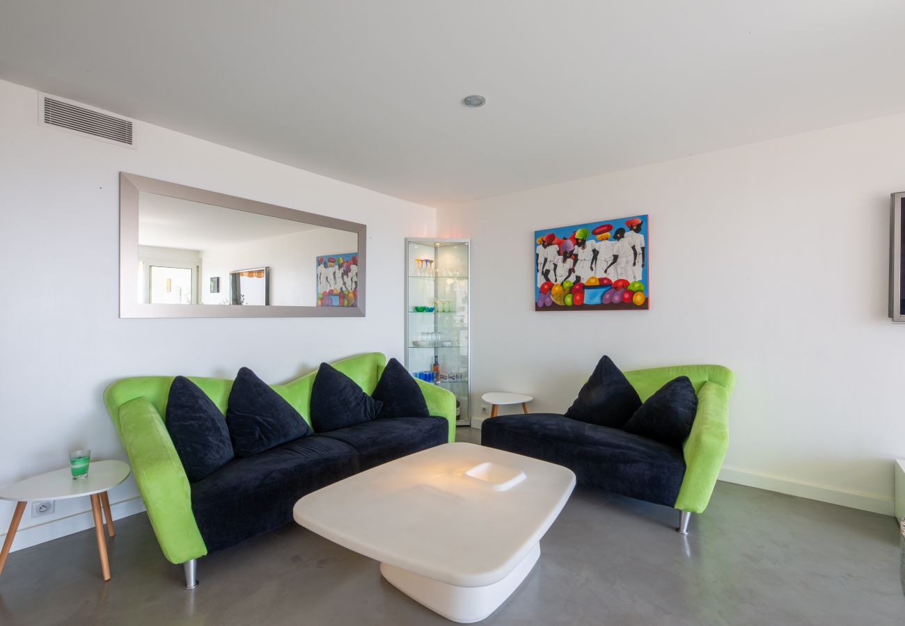 Apartment in Fréjus - Port FREJUS T3 70m2 double garage Sea view Direct access to the beach Swimming pool A dream stay for 4 privileged people