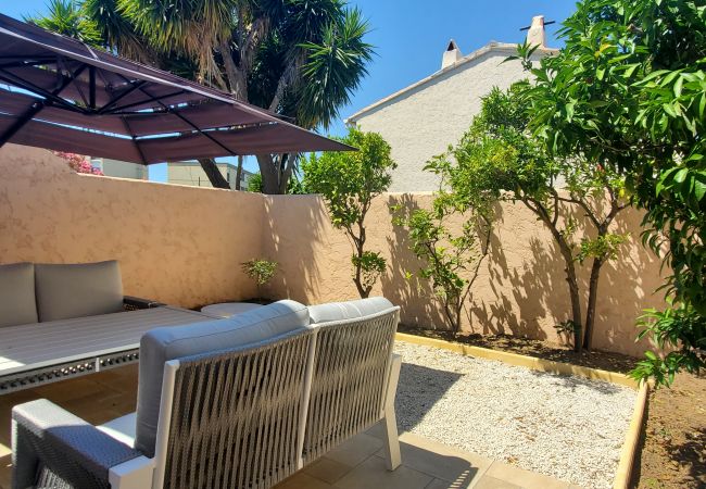 House in Fréjus - FREJUS Rare for rent house 3 bedrooms, 6 people, air-conditioned, 2 car parks, 2 kms from the beaches
