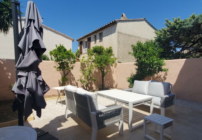 House in Fréjus - FREJUS Rare for rent house 3 bedrooms, 6 people, air-conditioned, 2 car parks, 2 kms from the beaches