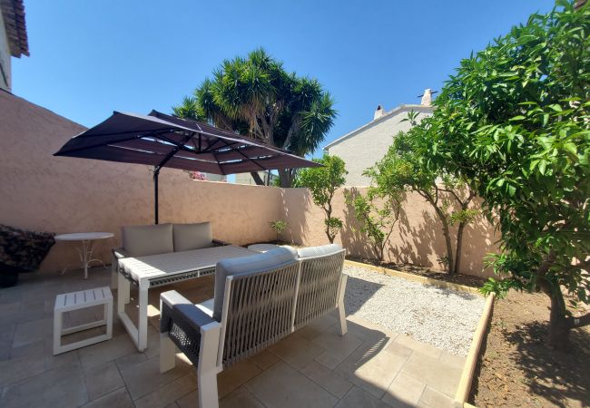 House in Fréjus - FREJUS Rare for rent house 3 bedrooms, 6 people, air-conditioned, 2 car parks, 2 kms from the beaches