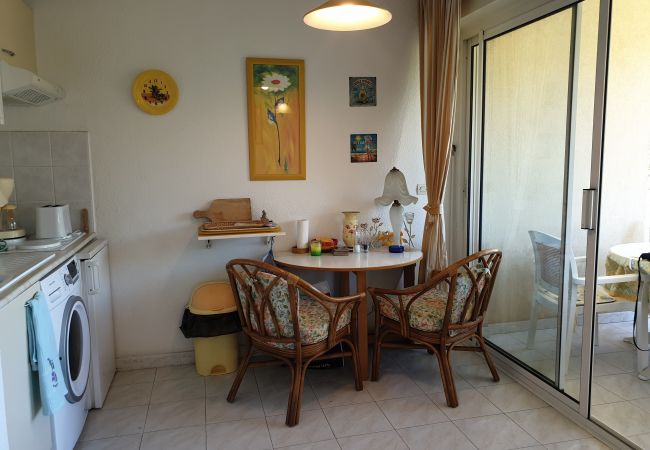 Studio in Fréjus - Port Fréjus 100m from the beaches and the Base Nature, studio 23 m2, sleeps 4, balcony private parking