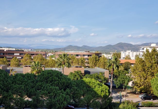 Apartment in Fréjus - Miougrano 3 Rooms Air Conditioned 48m2 Balcony, Swimming Pool, Parking, Close to Everything