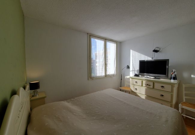 Apartment in Fréjus - Miougrano 3 Rooms Air Conditioned 48m2 Balcony, Swimming Pool, Parking, Close to Everything Apartment in Fréjus - Miougrano 3 Rooms Air Conditioned 48m2 Balcony, Swimming Pool, Parking, Close to Everything