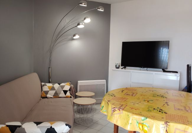 Apartment in Fréjus - Miougrano 3 Rooms Air Conditioned 48m2 Balcony, Swimming Pool, Parking, Close to Everything Apartment in Fréjus - Miougrano 3 Rooms Air Conditioned 48m2 Balcony, Swimming Pool, Parking, Close to Everything