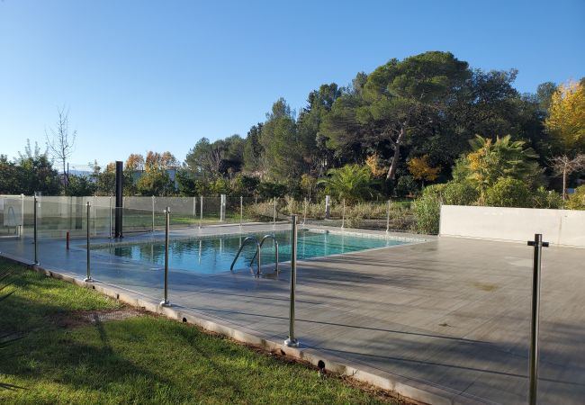Studio in Saint Raphael - St RAPHAEL Studio 30m2 Air-conditioned 4 people Swimming pool Parking with charging station