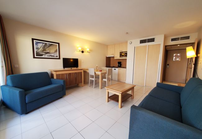 Studio in Fréjus - Cap Hermès Studio Magnificent Port View 30m2 air-conditioned 3 people swimming pool beaches parking