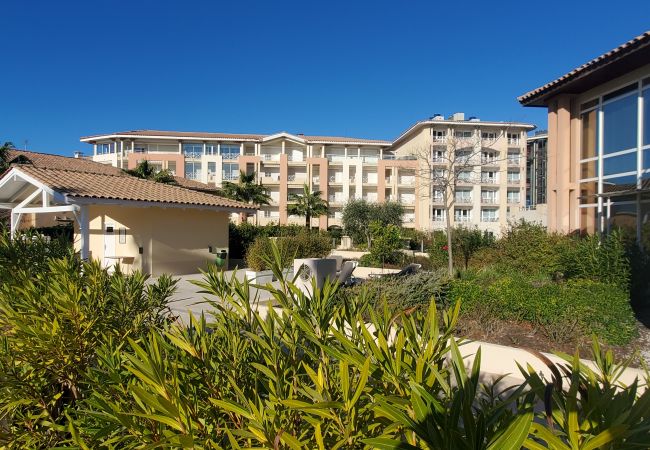 Studio in Fréjus - Cap Hermès Studio Port View 31m2 air-conditioned WIFI 3 people swimming pool beaches parking