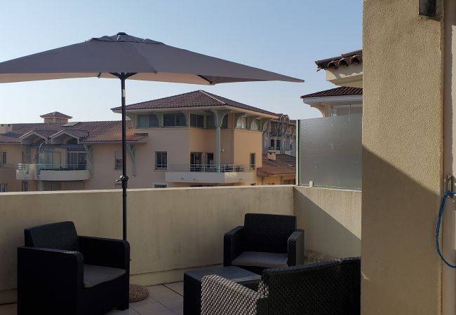 Apartment in Fréjus - Port FREJUS T2 39m2 air-conditioned Beautiful terrace Garden view Wifi Parking 4 People