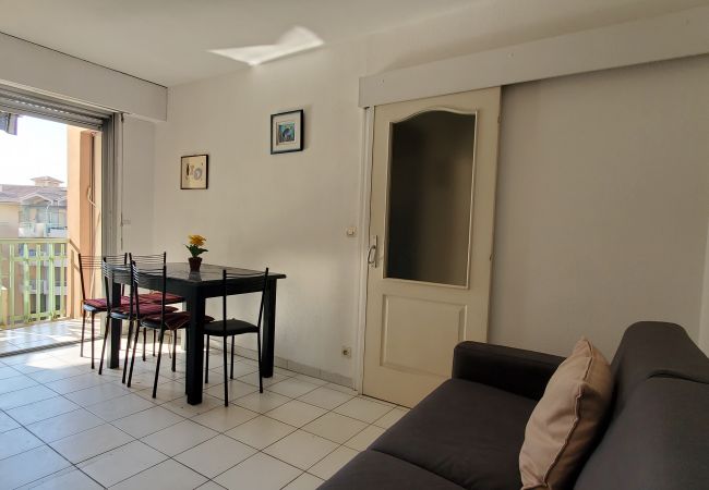 Apartment in Fréjus - Port FREJUS T2 39m2 air-conditioned Beautiful terrace Garden view Wifi Parking 4 People