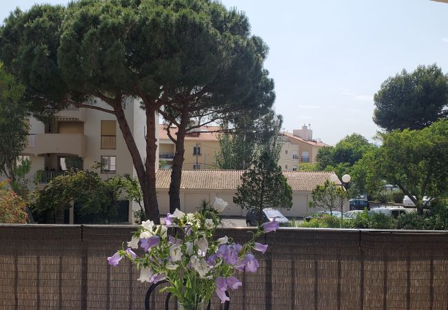 Apartment in Fréjus - Port Fréjus, Le Pré Saint Armand T2, 4 people, 38 m2, air conditioning and private parking