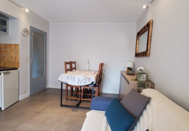 Apartment in Fréjus - Port Fréjus, Le Pré Saint Armand T2, 4 people, 38 m2, air conditioning and private parking