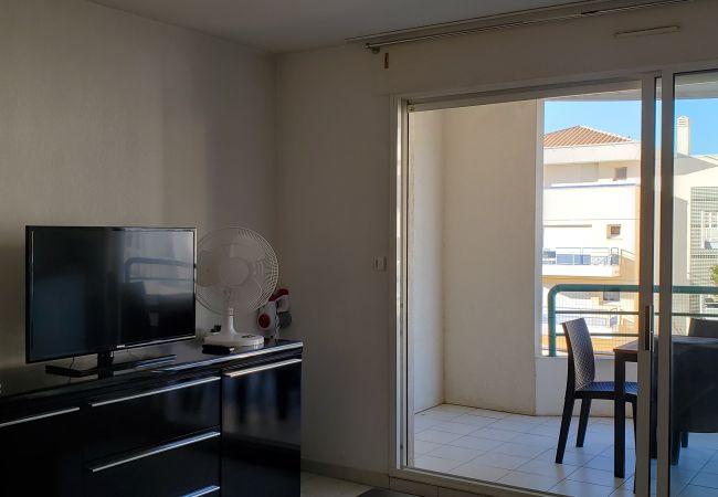 Apartment in Fréjus - Port-Fréjus, Cesaree Borghèse, 2/3 rooms 52m2, 4 beds, swimming pool, air-conditioned, parking, close access to the beach, large balcony for a pleasant stay in the sun, relaxation and leisure Apartment in Fréjus - Port-Fréjus, Cesaree Borghèse, 2/3 rooms 52m2, 4 beds, swimming pool, air-conditioned, parking, close access to the beach, large balcony for a pleasant stay in the sun, relaxation and leisure