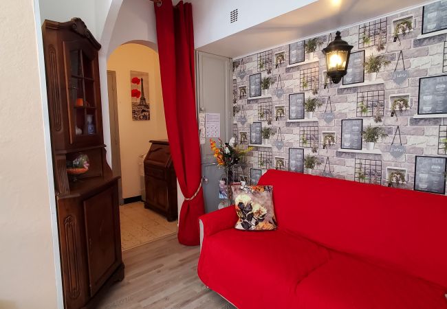 Apartment in Fréjus - Fréjus, Les Arênes, air-conditioned T2, 4 people, near center and transport Apartment in Fréjus - Fréjus, Les Arênes, air-conditioned T2, 4 people, near center and transport