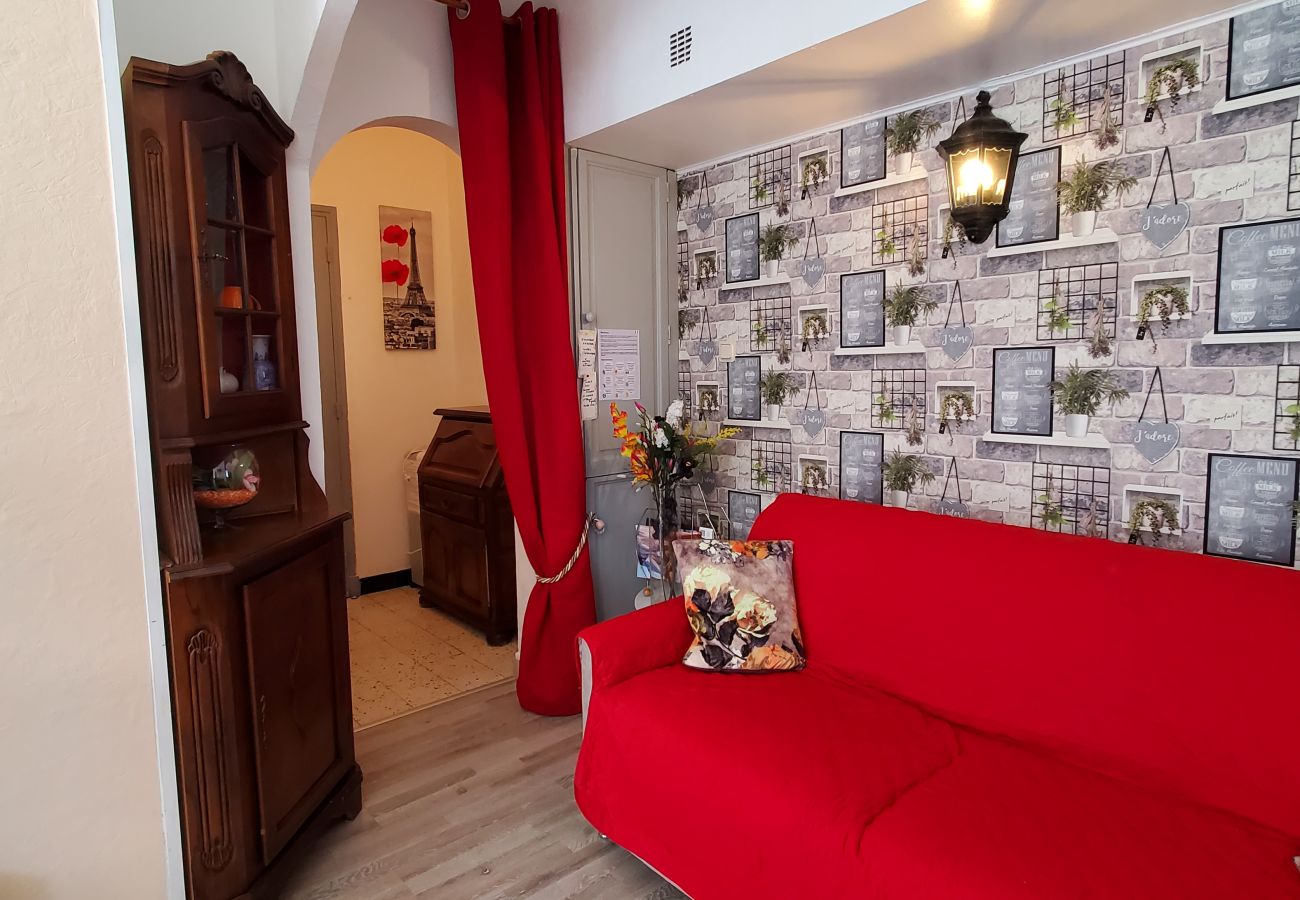 Apartment in Fréjus - Fréjus, Les Arênes, air-conditioned T2, 4 people, near center and transport
