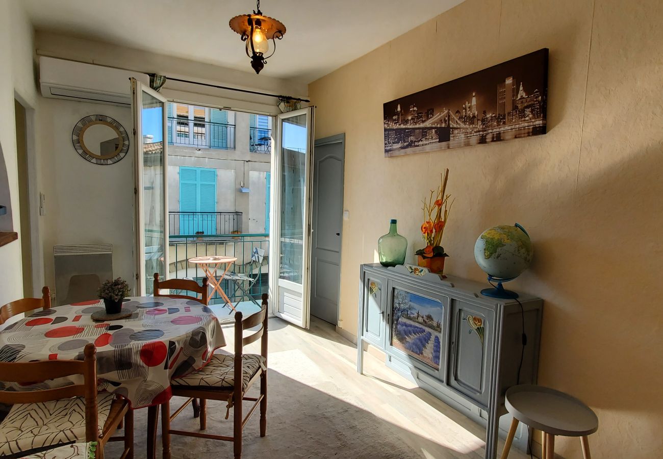 Apartment in Fréjus - Fréjus, Les Arênes, air-conditioned T2, 4 people, near center and transport