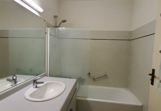 Apartment in Fréjus - Fréjus-Plage, 110m2, 3 bedrooms, 6 people, facing the sea, air conditioning and double garage Apartment in Fréjus - Fréjus-Plage, 110m2, 3 bedrooms, 6 people, facing the sea, air conditioning and double garage