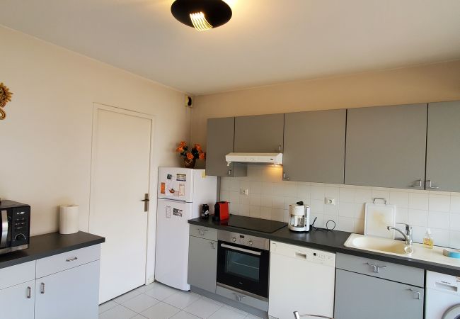 Apartment in Fréjus - Fréjus-Plage, 110m2, 3 bedrooms, 6 people, facing the sea, air conditioning and double garage Apartment in Fréjus - Fréjus-Plage, 110m2, 3 bedrooms, 6 people, facing the sea, air conditioning and double garage