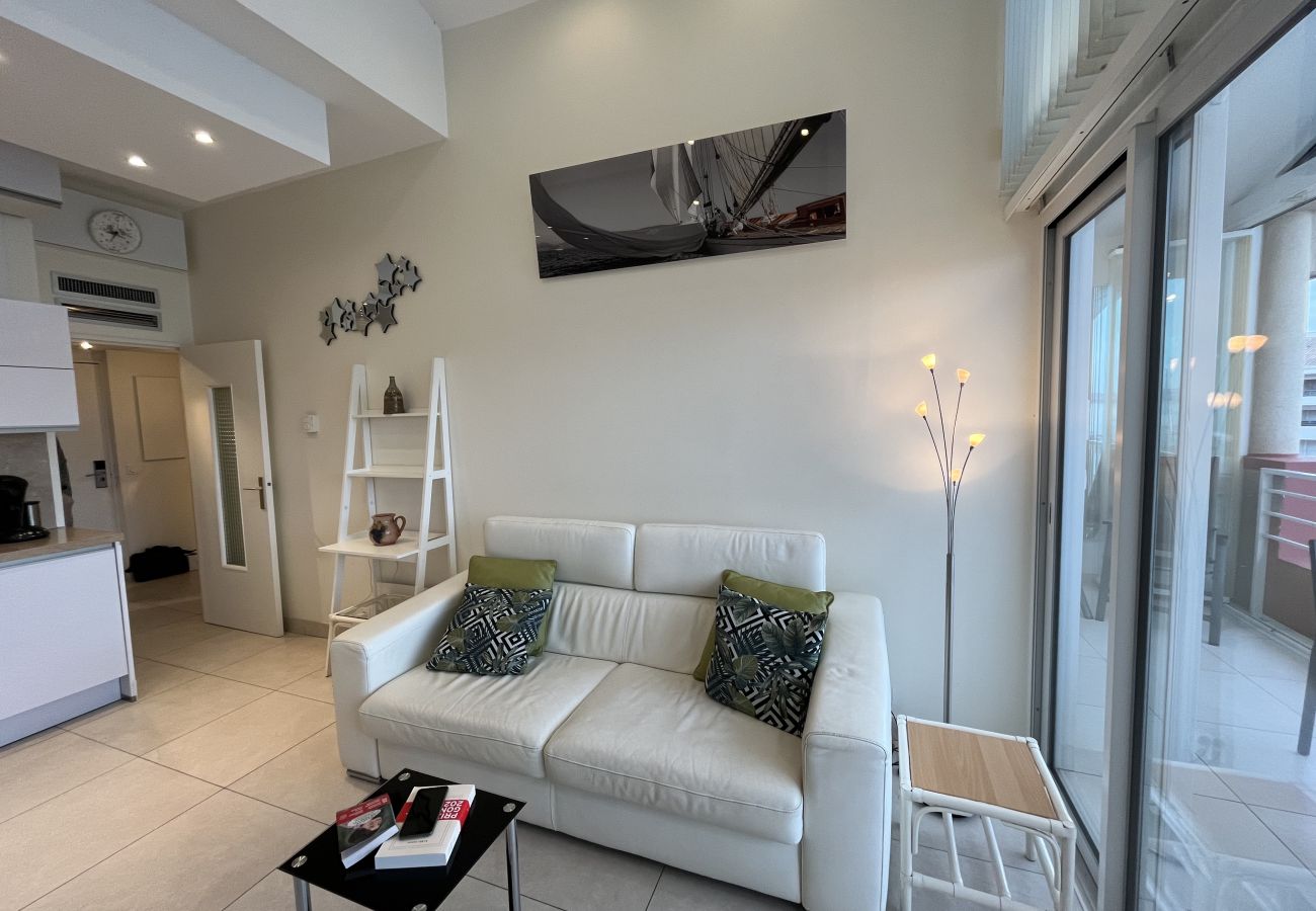 Apartment in Fréjus - Cap Hermès -  Spacious apartment for 6 people with exceptional views of the port and the sea in Port Fréjus