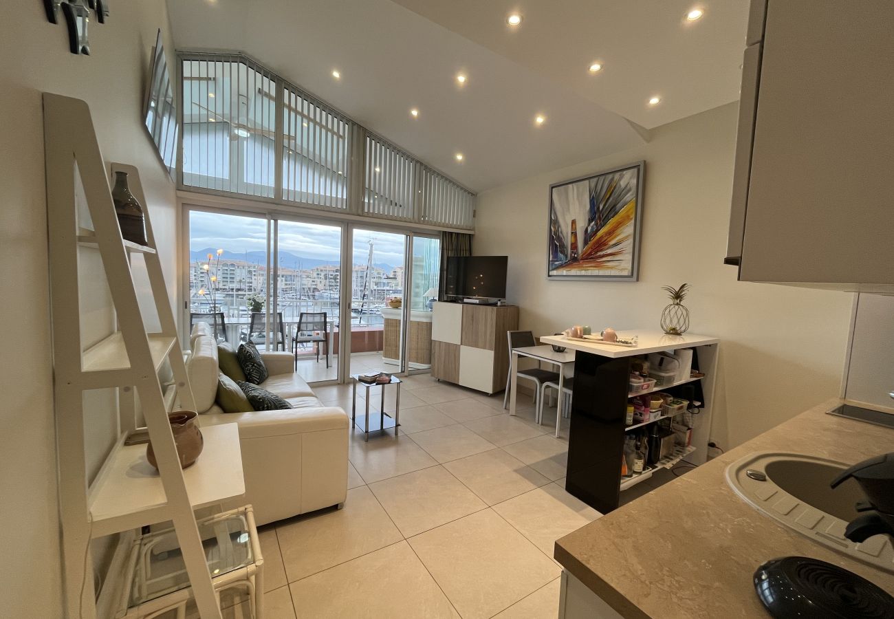 Apartment in Fréjus - Cap Hermès -  Spacious apartment for 6 people with exceptional views of the port and the sea in Port Fréjus