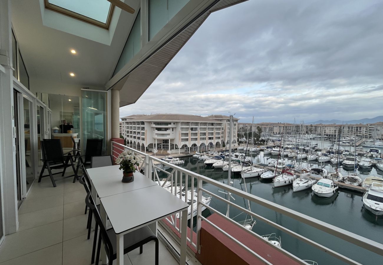 Apartment in Fréjus - Cap Hermès -  Spacious apartment for 6 people with exceptional views of the port and the sea in Port Fréjus