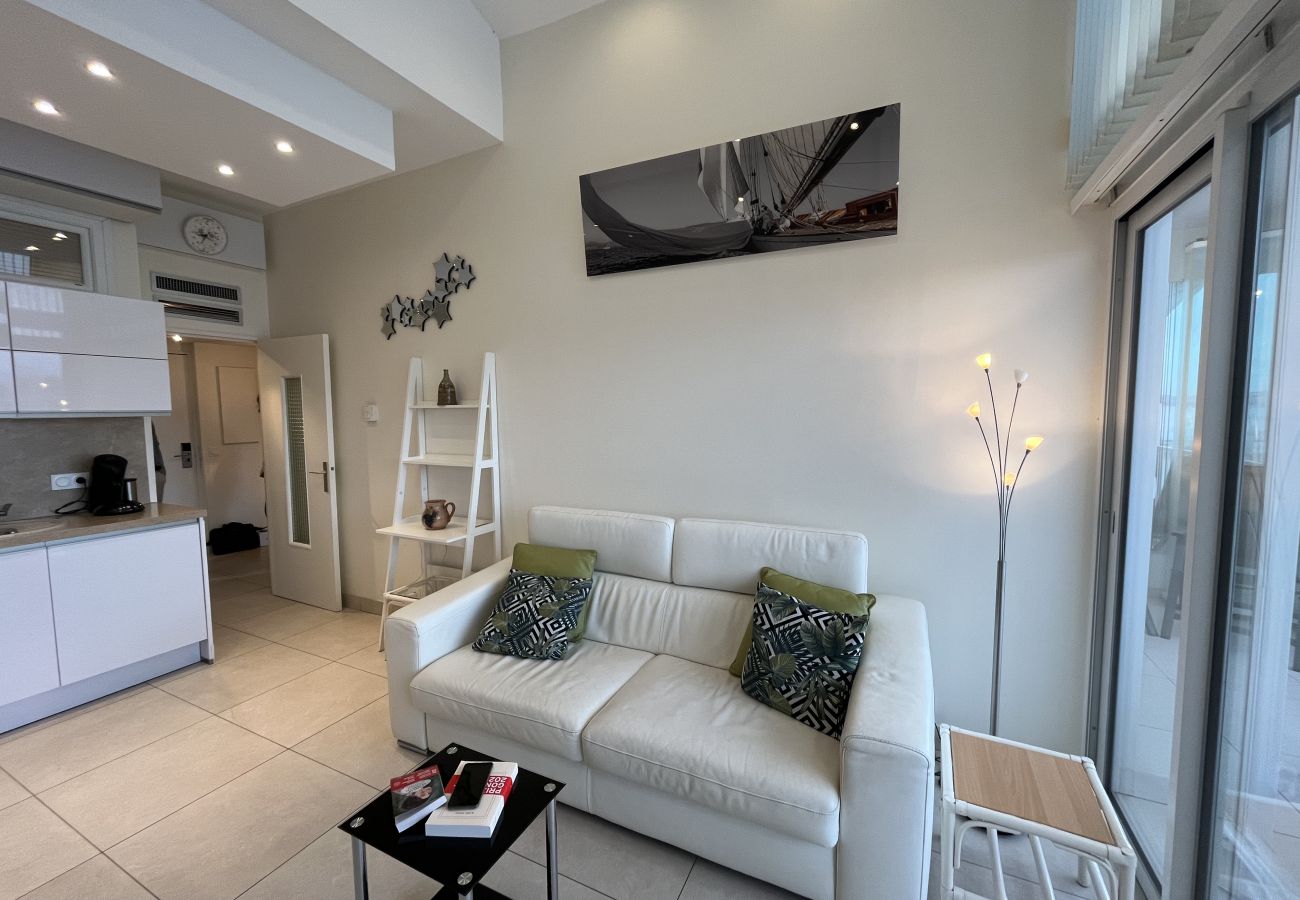 Apartment in Fréjus - Cap Hermès -  Spacious apartment for 6 people with exceptional views of the port and the sea in Port Fréjus