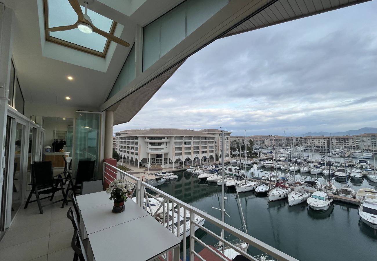 Apartment in Fréjus - Cap Hermès -  Spacious apartment for 6 people with exceptional views of the port and the sea in Port Fréjus