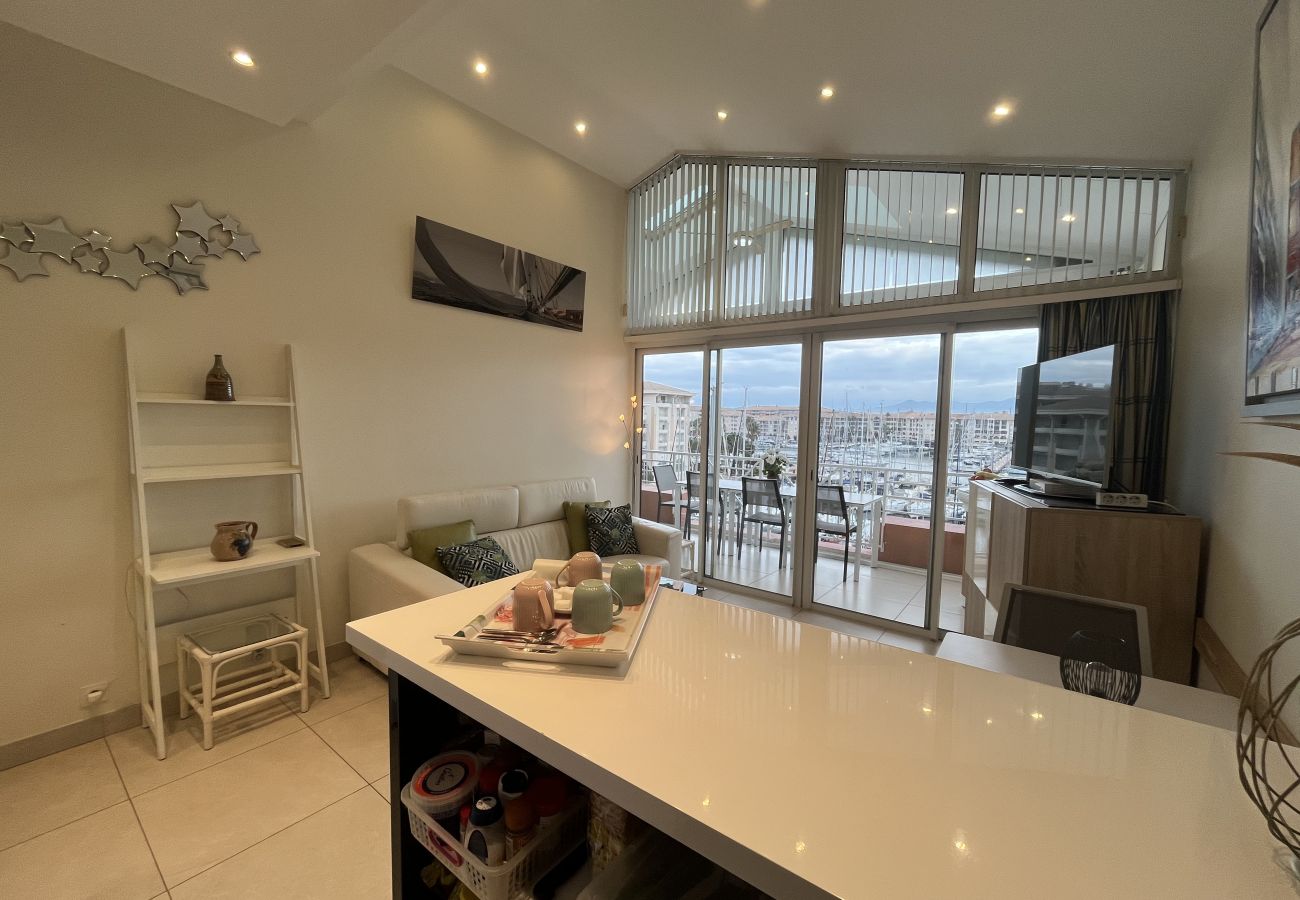 Apartment in Fréjus - Cap Hermès -  Spacious apartment for 6 people with exceptional views of the port and the sea in Port Fréjus
