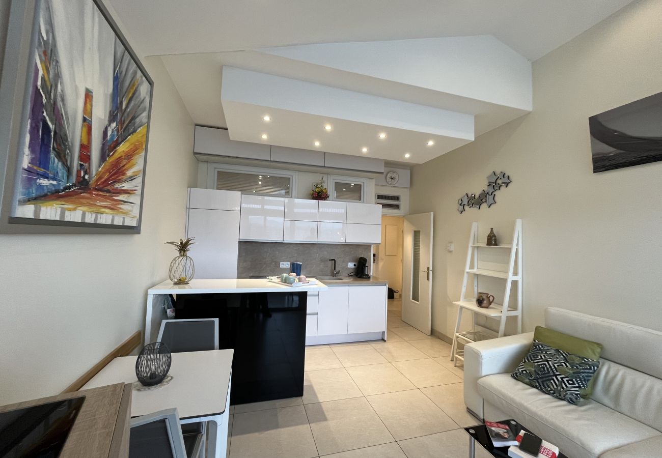 Apartment in Fréjus - Cap Hermès -  Spacious apartment for 6 people with exceptional views of the port and the sea in Port Fréjus