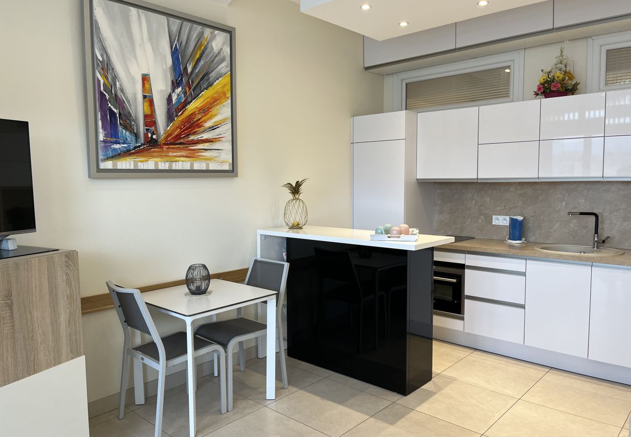 Apartment in Fréjus - Cap Hermès -  Spacious apartment for 6 people with exceptional views of the port and the sea in Port Fréjus