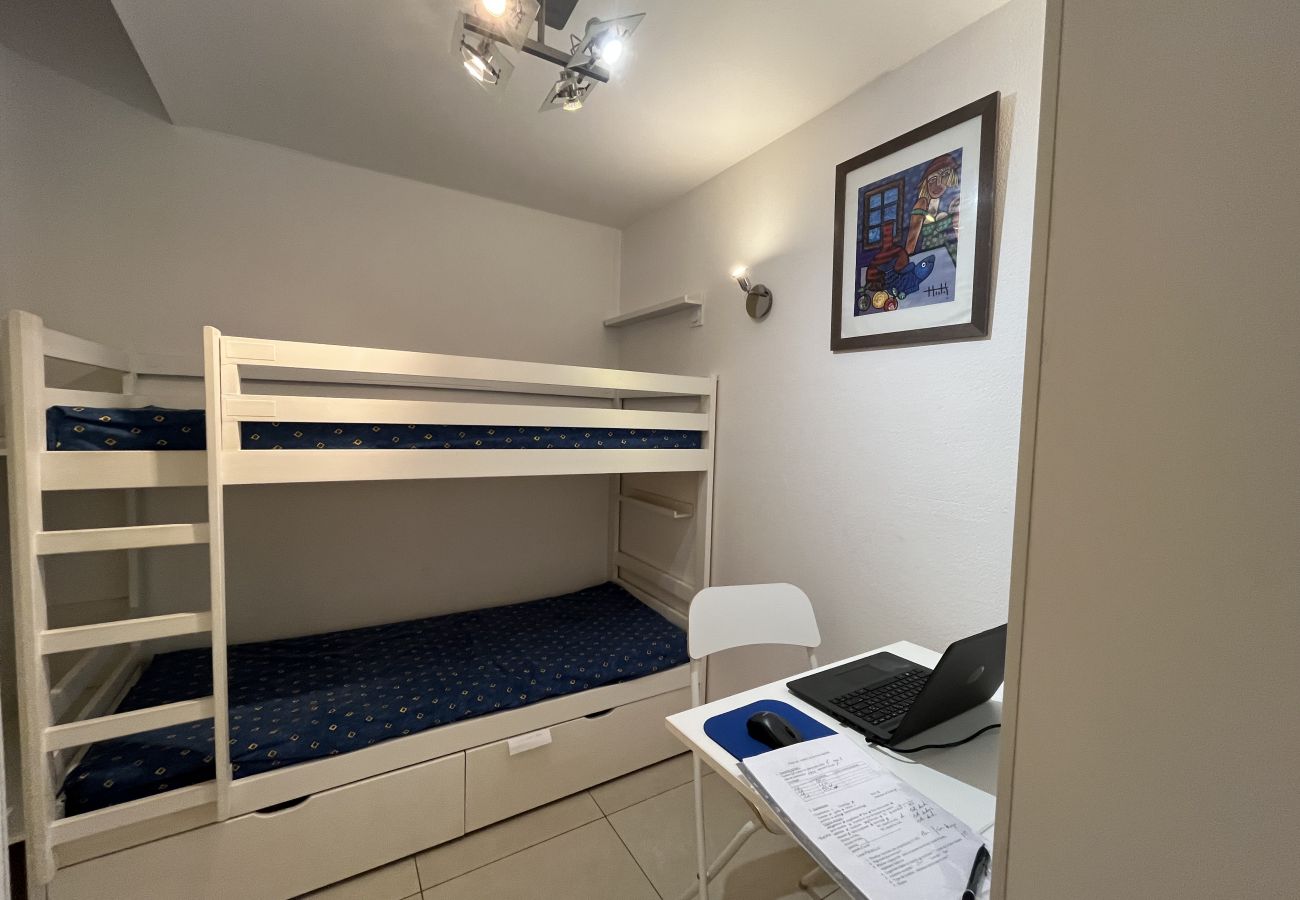 Apartment in Fréjus - Cap Hermès -  Spacious apartment for 6 people with exceptional views of the port and the sea in Port Fréjus