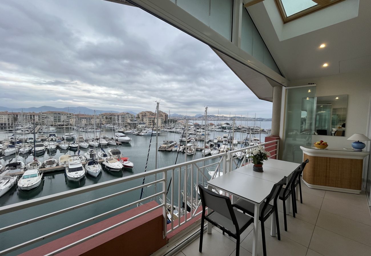Apartment in Fréjus - Cap Hermès -  Spacious apartment for 6 people with exceptional views of the port and the sea in Port Fréjus