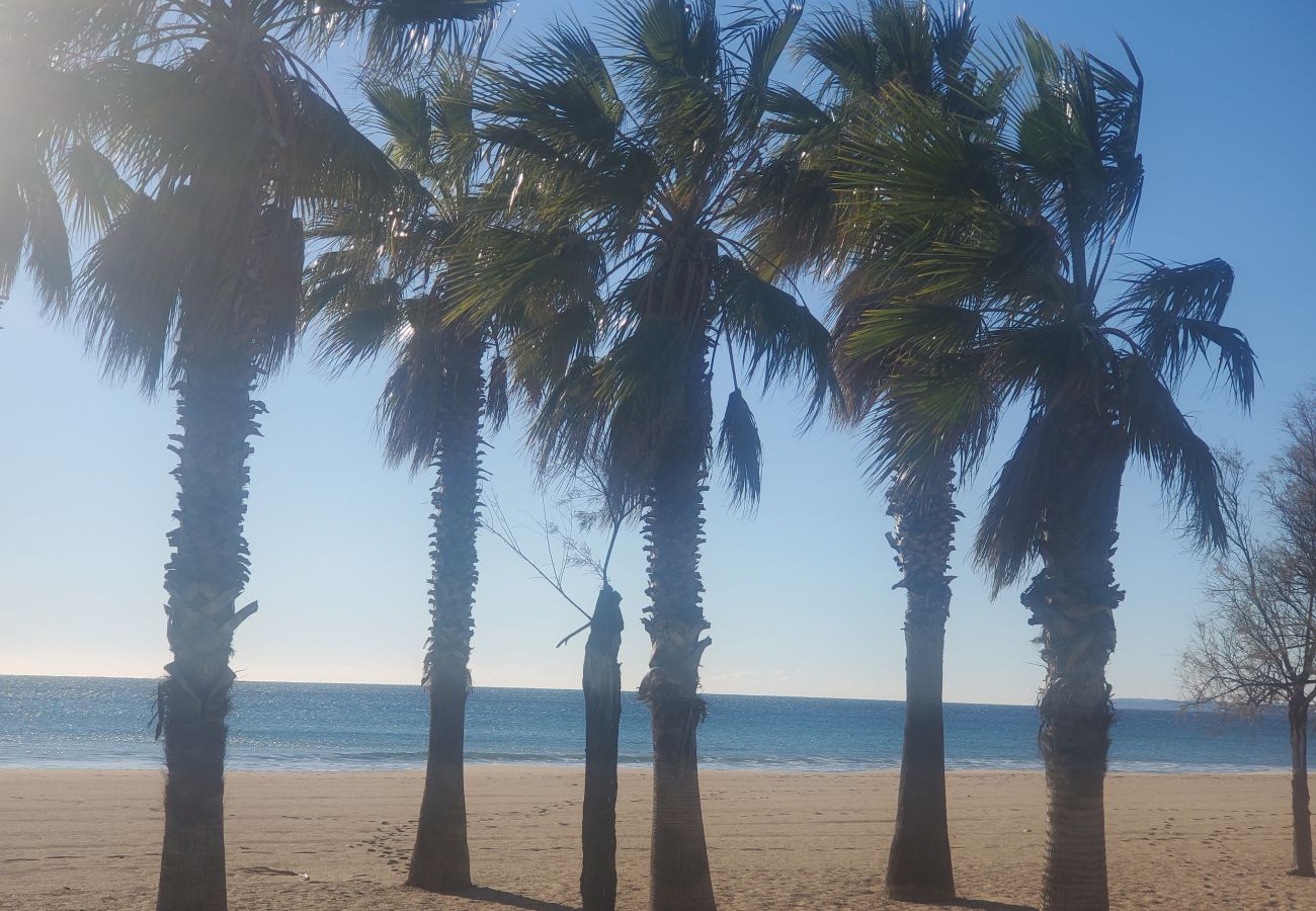 Apartment in Fréjus - Cap Hermès -  Spacious apartment for 6 people with exceptional views of the port and the sea in Port Fréjus