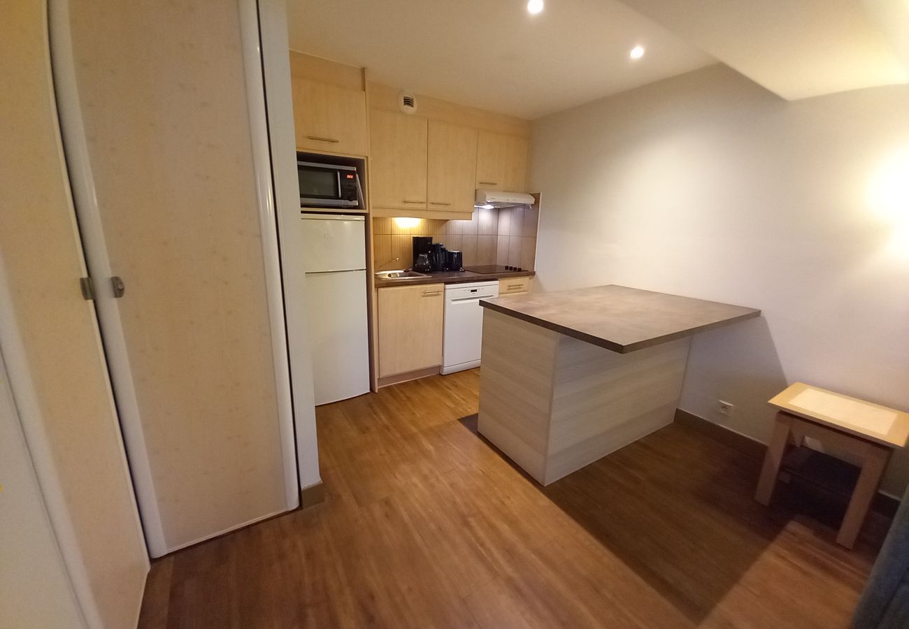 Apartment in Fréjus - Residence CAP HERMES, large T3 68m 2, 6 beds, air conditioning, Wifi, swimming pool and direct access to the beach