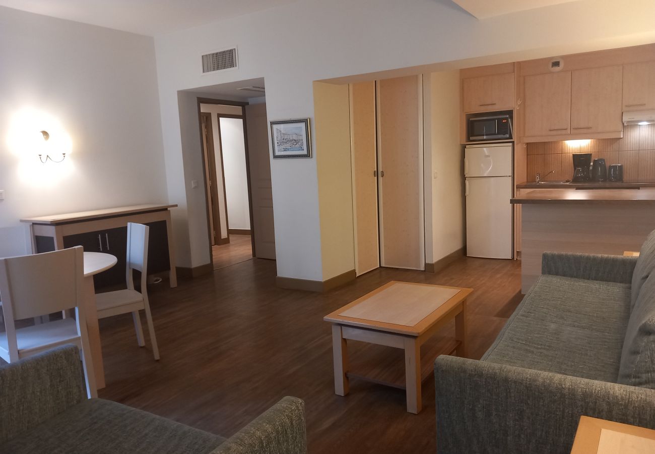 Apartment in Fréjus - Residence CAP HERMES, large T3 68m 2, 6 beds, air conditioning, Wifi, swimming pool and direct access to the beach