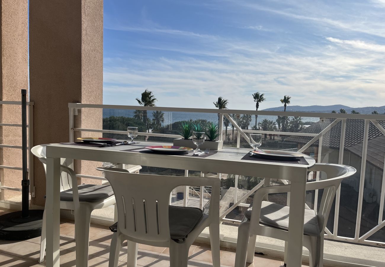 Studio in Fréjus - Residence Cap Hermès Studio 33m2 for 3 privileged, all comfort, sea view, air conditioning and parking