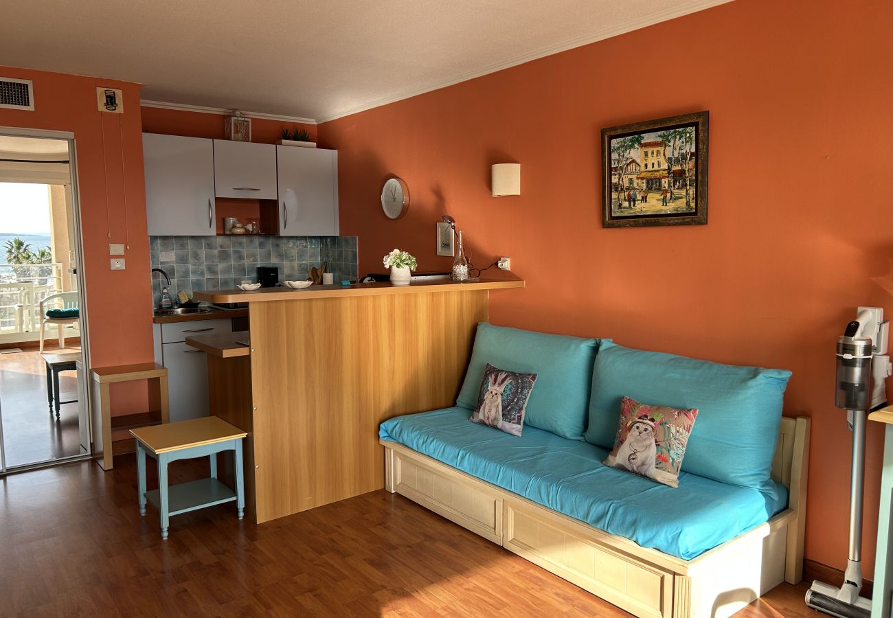 Studio in Fréjus - Residence Cap Hermès Studio 33m2 for 3 privileged, all comfort, sea view, air conditioning and parking