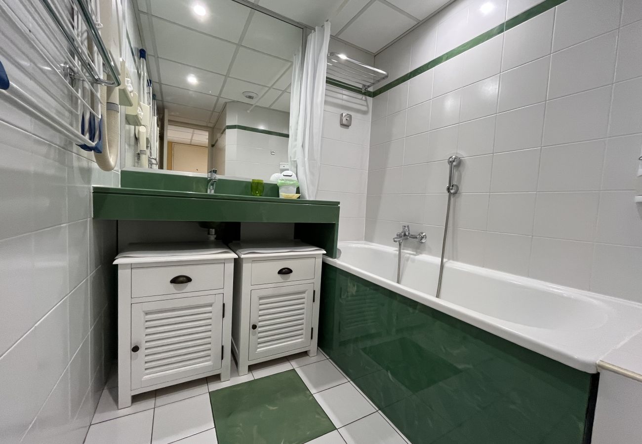 Studio in Fréjus - Residence Cap Hermès Studio 33m2 for 3 privileged, all comfort, sea view, air conditioning and parking