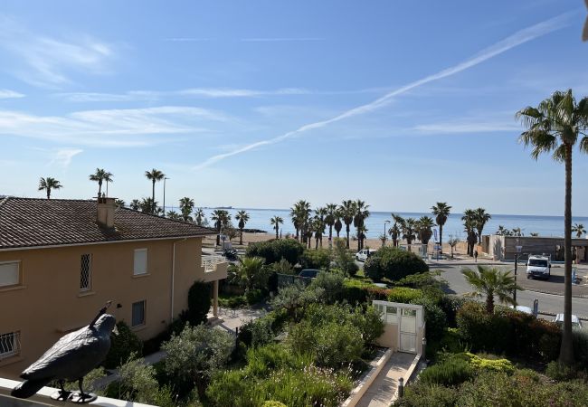 Apartment in Fréjus - Superb sea view, CAP HERMES, 2 bedrooms, 65m2, 2 adults + 2 children, WIFI, air conditioning, swimming pool and parking Apartment in Fréjus - Superb sea view, CAP HERMES, 2 bedrooms, 65m2, 2 adults + 2 children, WIFI, air conditioning, swimming pool and parking