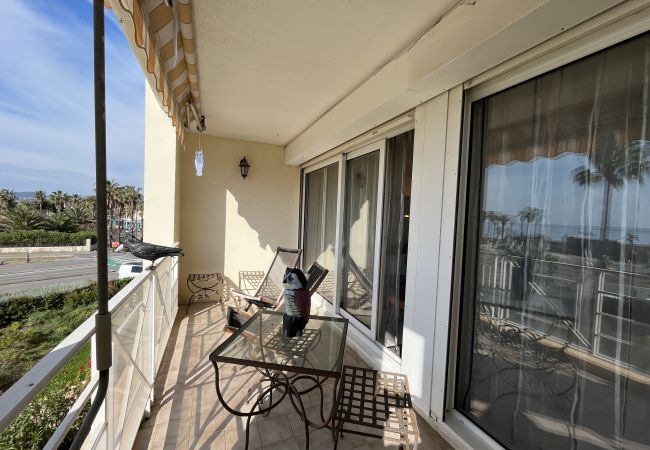Apartment in Fréjus - Superb sea view, CAP HERMES, 2 bedrooms, 65m2, 2 adults + 2 children, WIFI, air conditioning, swimming pool and parking Apartment in Fréjus - Superb sea view, CAP HERMES, 2 bedrooms, 65m2, 2 adults + 2 children, WIFI, air conditioning, swimming pool and parking