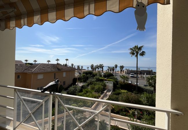 Apartment in Fréjus - Superb sea view, CAP HERMES, 2 bedrooms, 65m2, 2 adults + 2 children, WIFI, air conditioning, swimming pool and parking Apartment in Fréjus - Superb sea view, CAP HERMES, 2 bedrooms, 65m2, 2 adults + 2 children, WIFI, air conditioning, swimming pool and parking