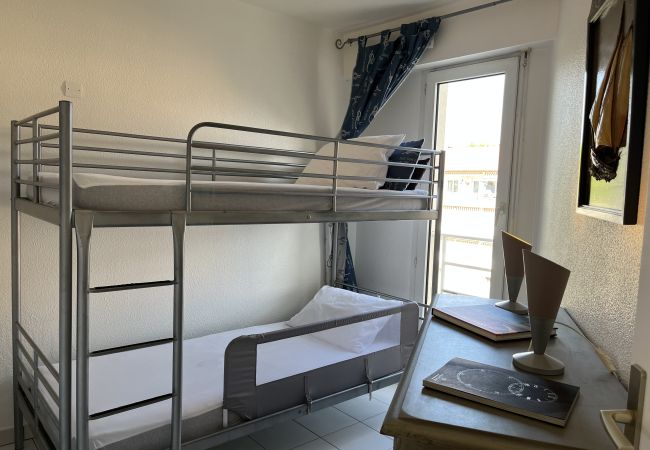 Apartment in Fréjus - Superb sea view, CAP HERMES, 2 bedrooms, 65m2, 2 adults + 2 children, WIFI, air conditioning, swimming pool and parking Apartment in Fréjus - Superb sea view, CAP HERMES, 2 bedrooms, 65m2, 2 adults + 2 children, WIFI, air conditioning, swimming pool and parking