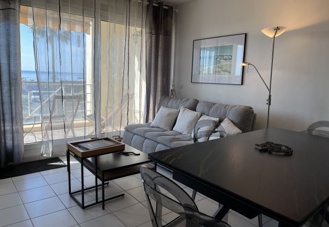 Apartment in Fréjus - Superb sea view, CAP HERMES, 2 bedrooms, 65m2, 2 adults + 2 children, WIFI, air conditioning, swimming pool and parking Apartment in Fréjus - Superb sea view, CAP HERMES, 2 bedrooms, 65m2, 2 adults + 2 children, WIFI, air conditioning, swimming pool and parking