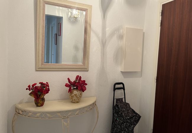 Apartment in Saint Raphael - Saint-Raphael, near the TGV station, shops, Old Port and beach, large T2 50m2, 4 people, very well equipped and parking Apartment in Saint Raphael - Saint-Raphael, near the TGV station, shops, Old Port and beach, large T2 50m2, 4 people, very well equipped and parking