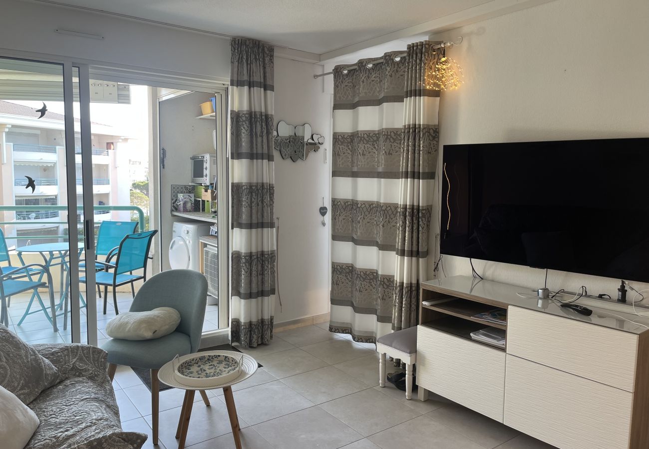 Apartment in Fréjus - Port Fréjus, Le Cesaree, Exceptional 2-bedroom apartment with garden and pool views, ideal for 4 lucky guests, air conditioning and garage