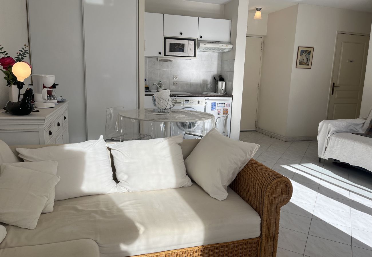 Apartment in Fréjus - Port Fréjus, Les Rives Latines, 100m from the beaches, Port view, 1-bedroom apartment, 40m², sleeps 4, air conditioning, garage